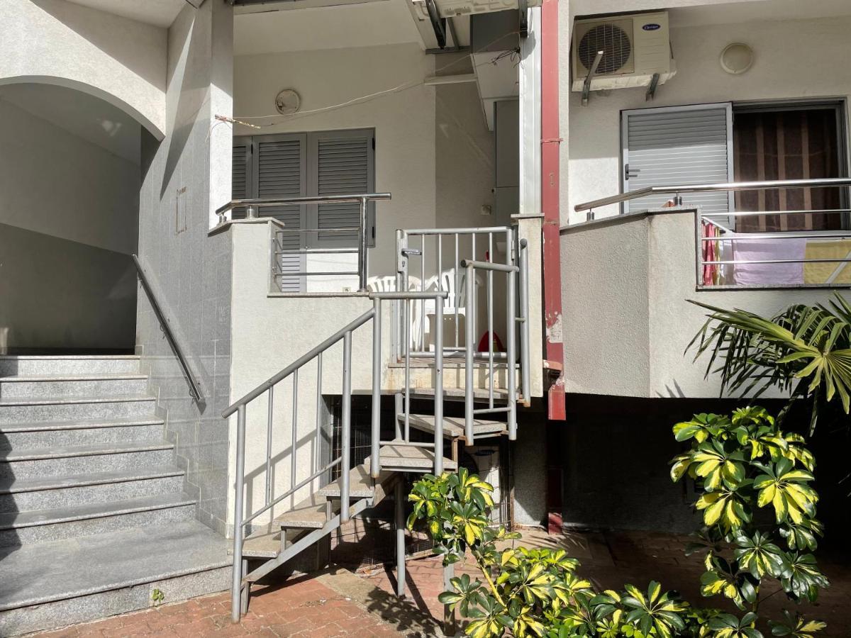 Apartments Zevs 부드바 외부 사진